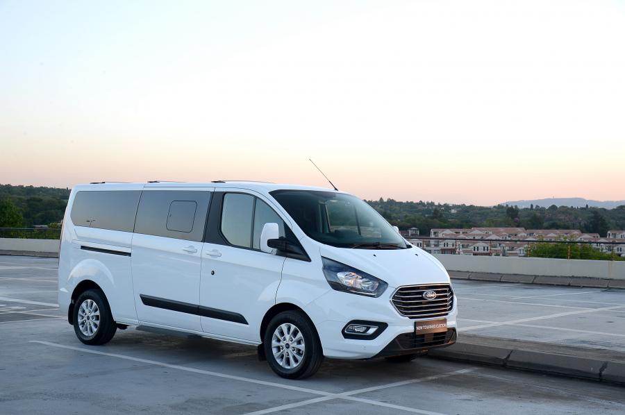  Ford Tourneo Custom LWB 2018 года  (ZA) (фото 9 из 22)